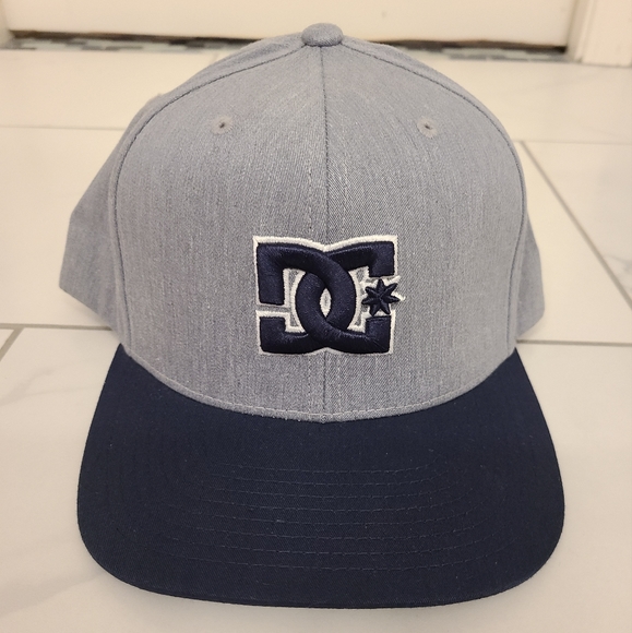 DC Shoes adjustable size Hat - Picture 1 of 9